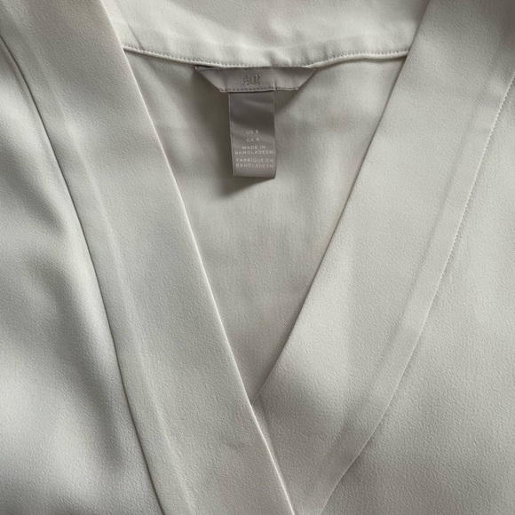 EUC Women’s boxy sleeveless blouse - H&M - Sz 8 - Picture 2 of 3